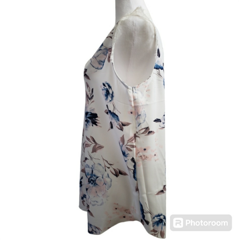 Woman's Floral Sleeveless Blouse - Size L - Picture 2 of 7